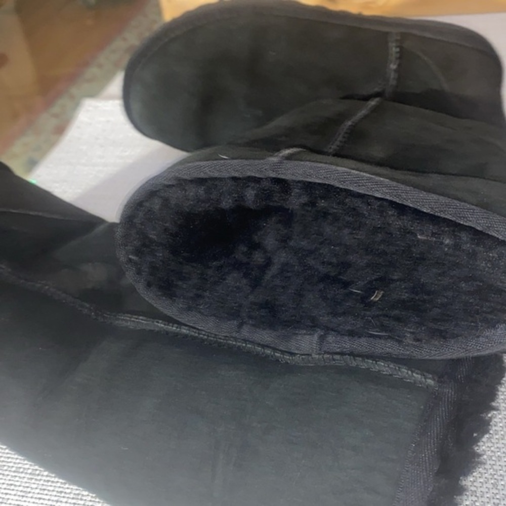 Gently Used UGG Classic Short Boots in Black. - Picture 5 of 9